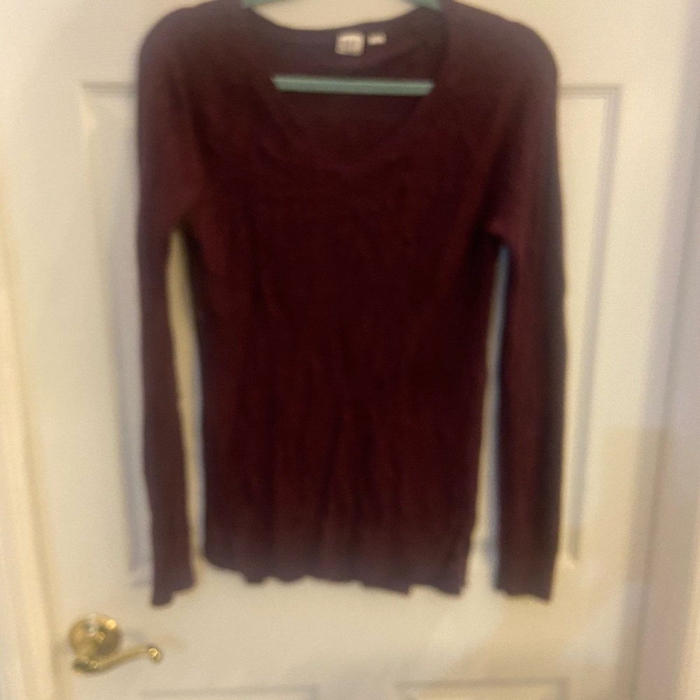 Gap size small, scoop, neck sweater